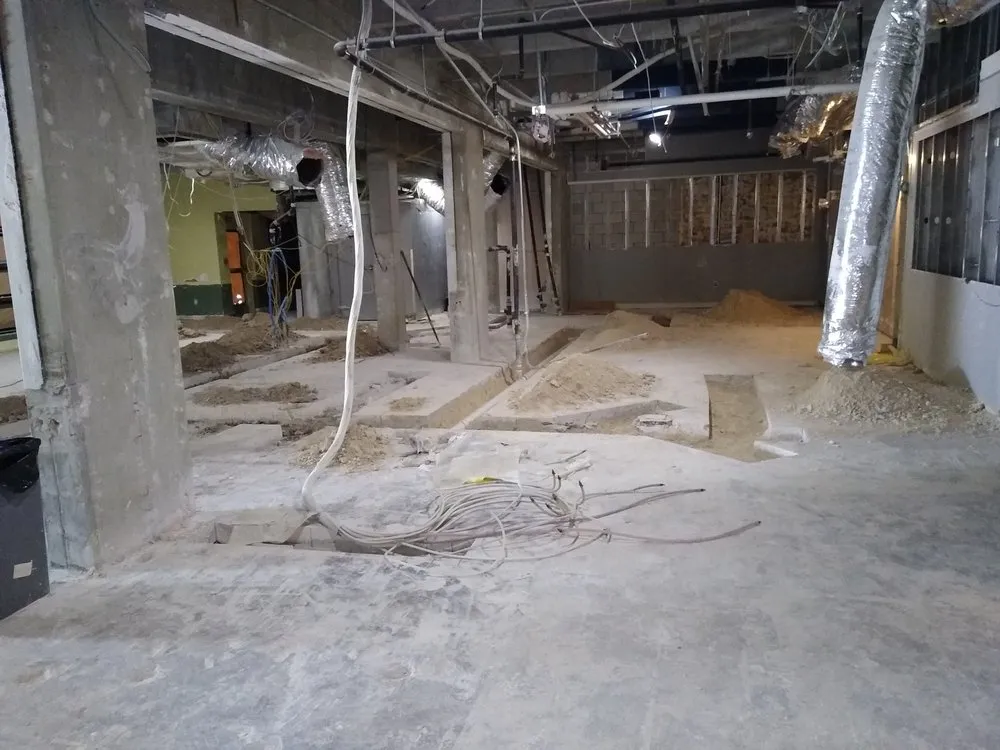 Slide of Selenis Construction