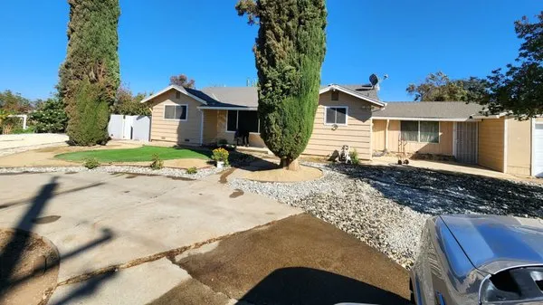 Sen's Landscaping Logo