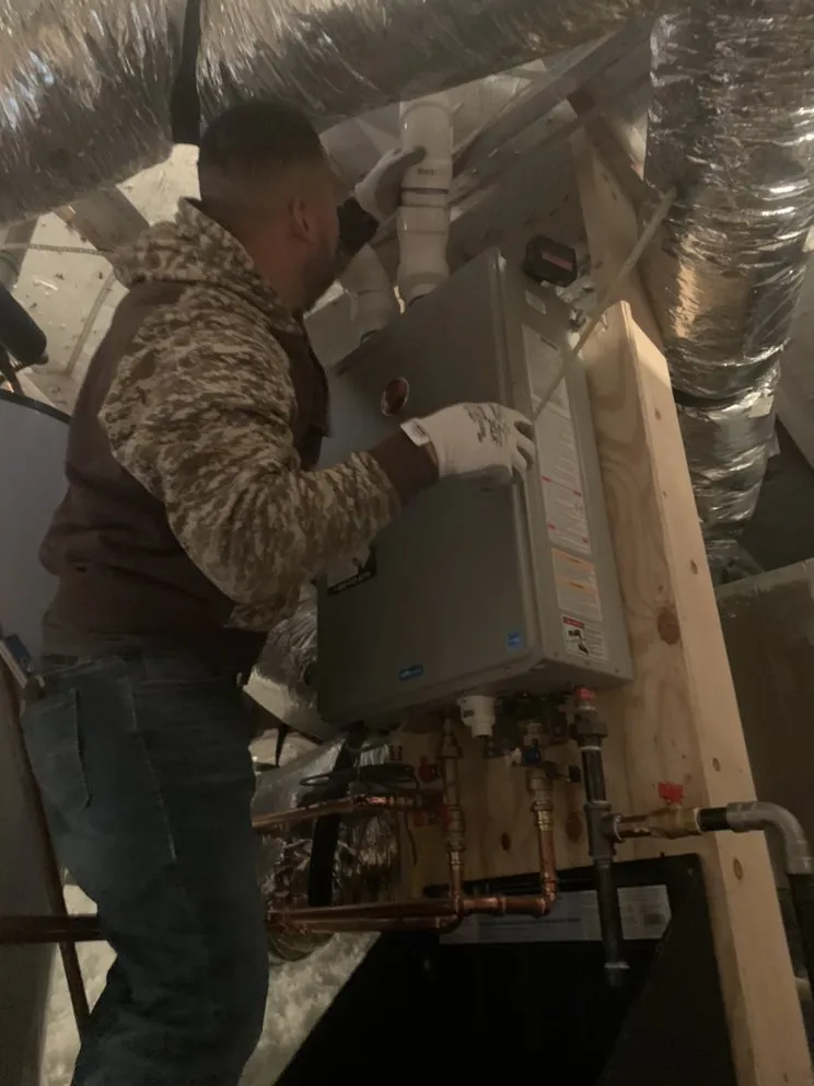 Slide of Sergio Aranda Plumbing