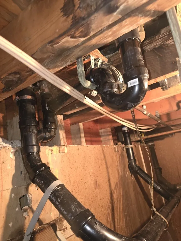 Top-rated drain cleaning experts serving Los Angeles, CA - Sergio's Dedicated Plumber and Technician