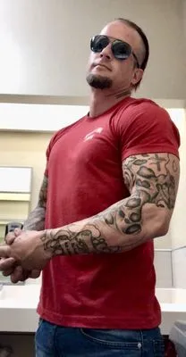 Shaddix & Son's Service and Repair Logo