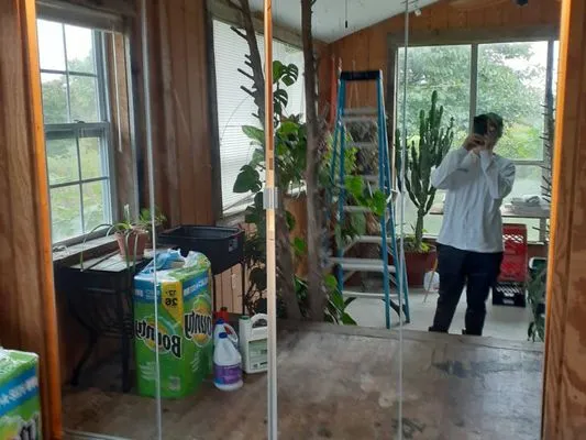 Short Time Construction Logo