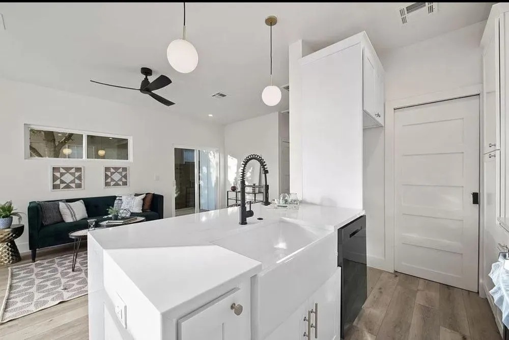 Slide of Silicon Hills Construction Services