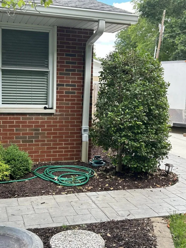 Slide of Singer Contracting