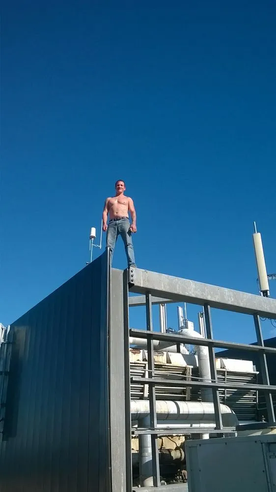 Slide of SmittyBuilt Construction