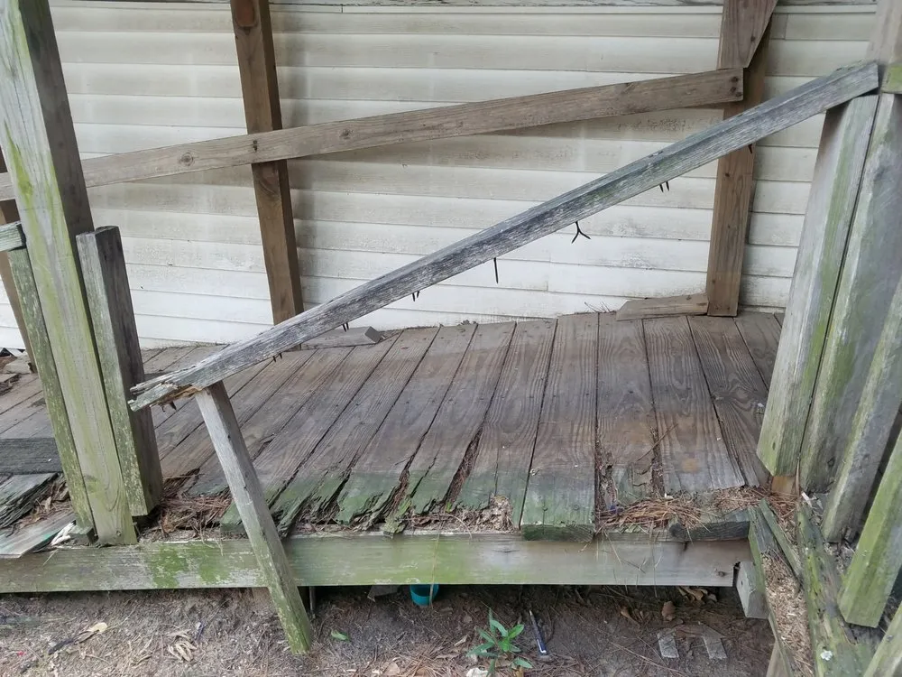 Slide of SmittyBuilt Construction