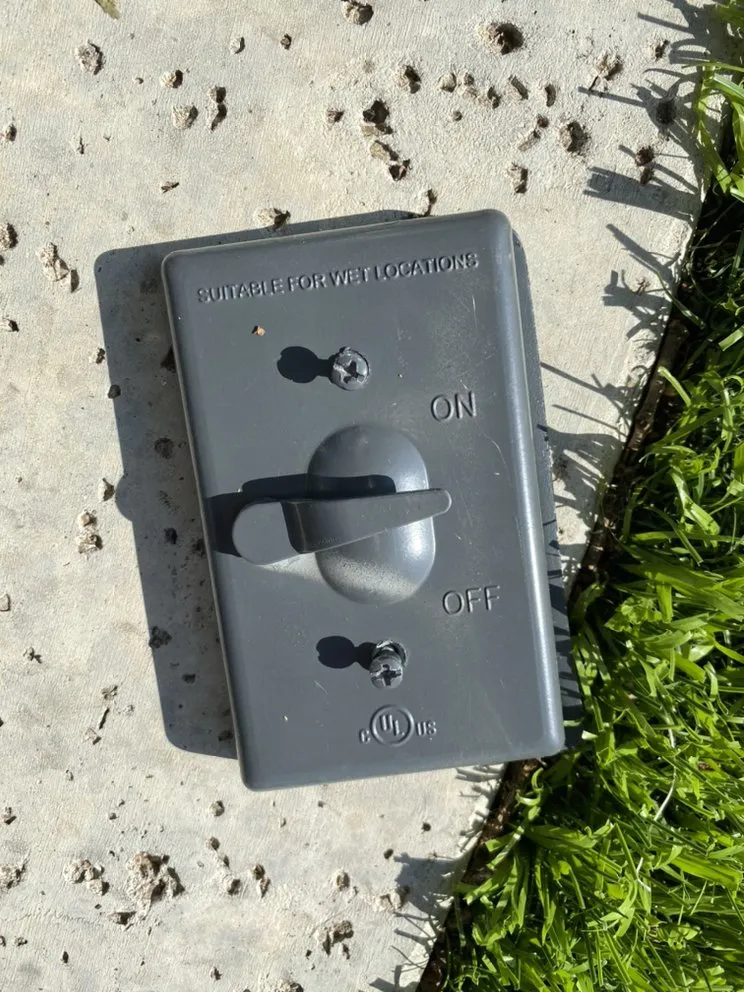 Slide of Solis Electric