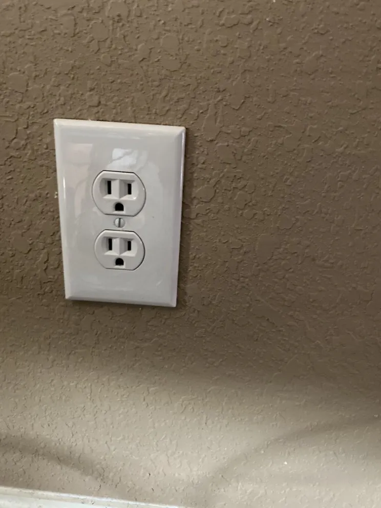 Slide of Solis Electric