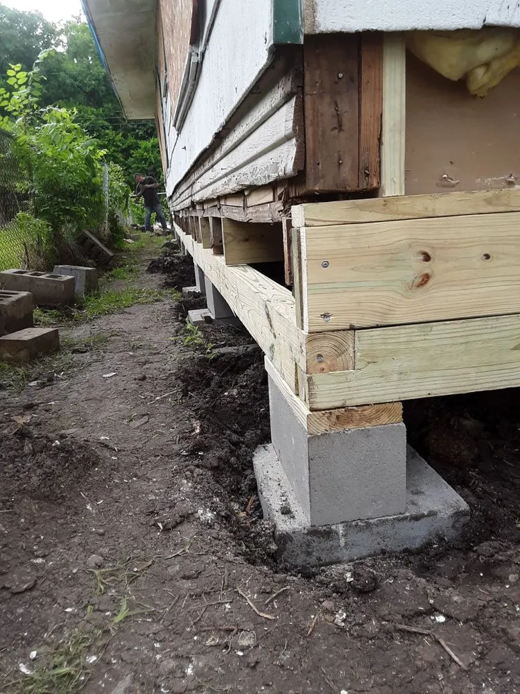 Slide of Sons Of DeLeon