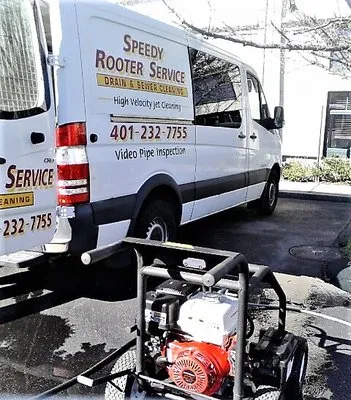 Speedy Rooter Service Logo