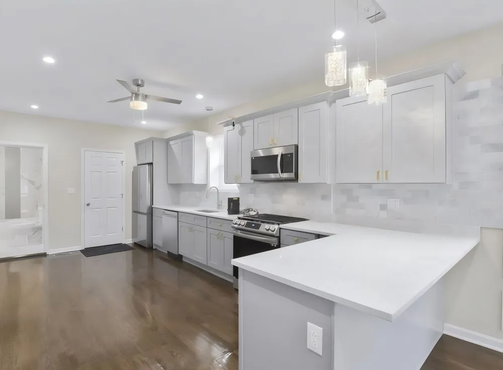 Slide of SSS Realty Consulting