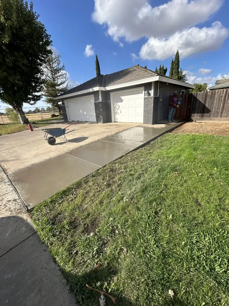 Slide of Stila Contractor