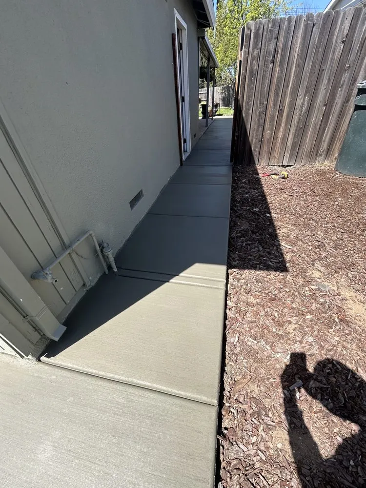 Slide of Stila Contractor