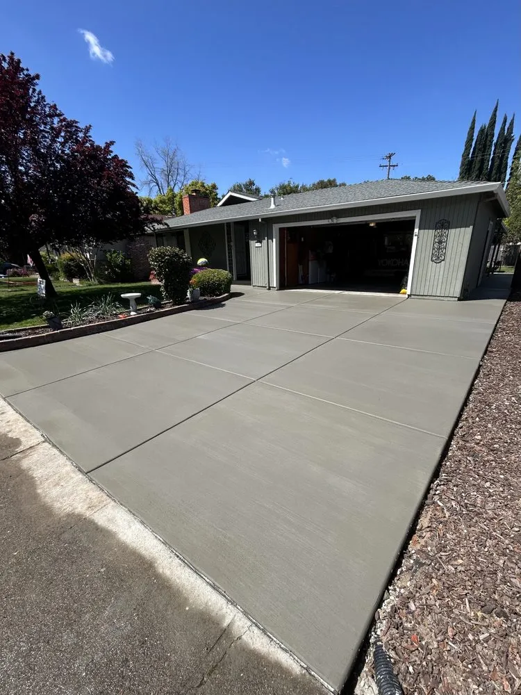 Slide of Stila Contractor