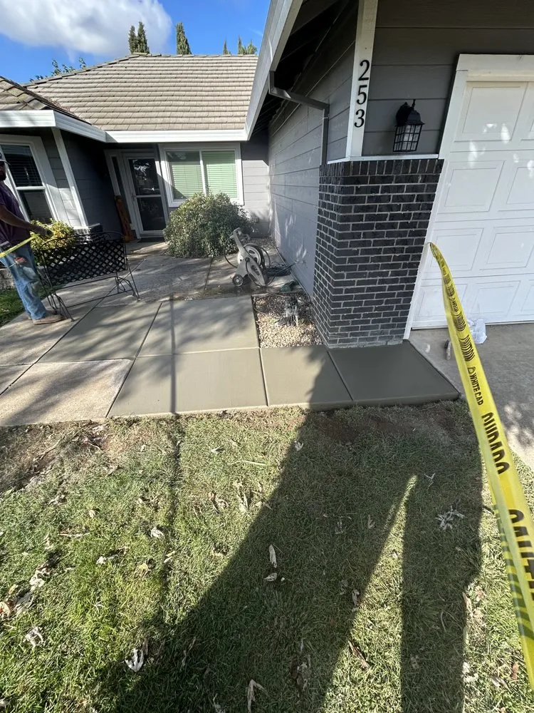 Slide of Stila Contractor