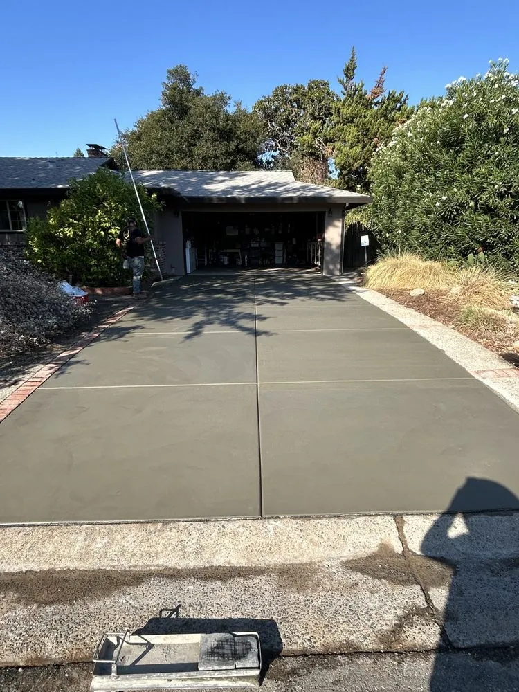 Slide of Stila Contractor