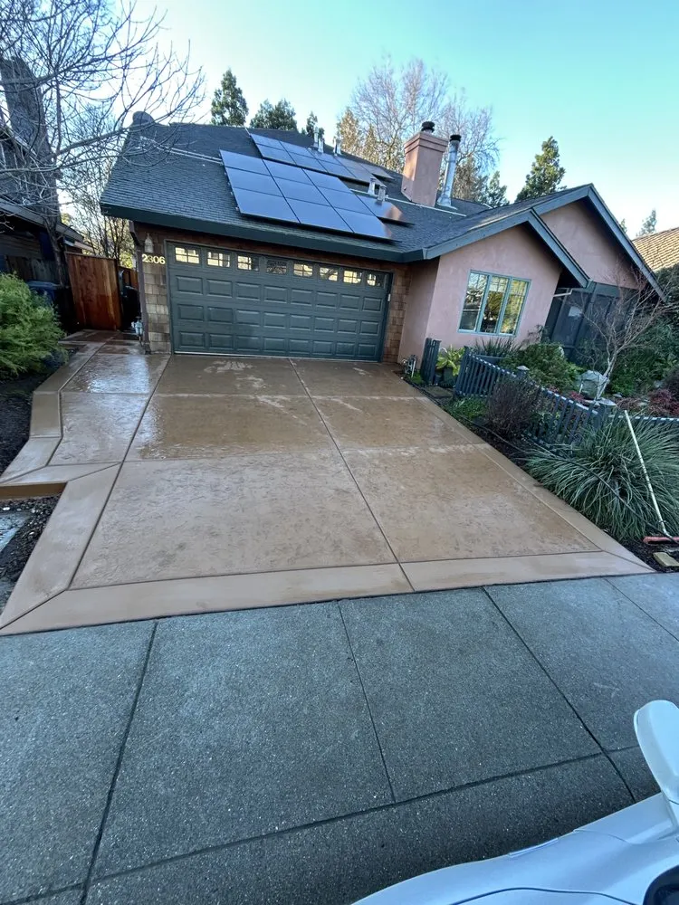 Slide of Stila Contractor