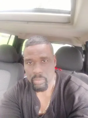 Strader's Heating Air and Plumbing Logo