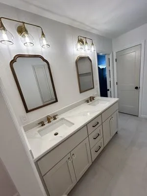 Strong Build Renovations Logo