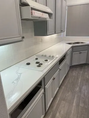 Sunny Rays Construction Logo