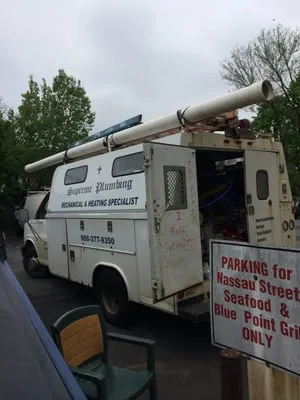 Supreme Plumbing Designs Logo