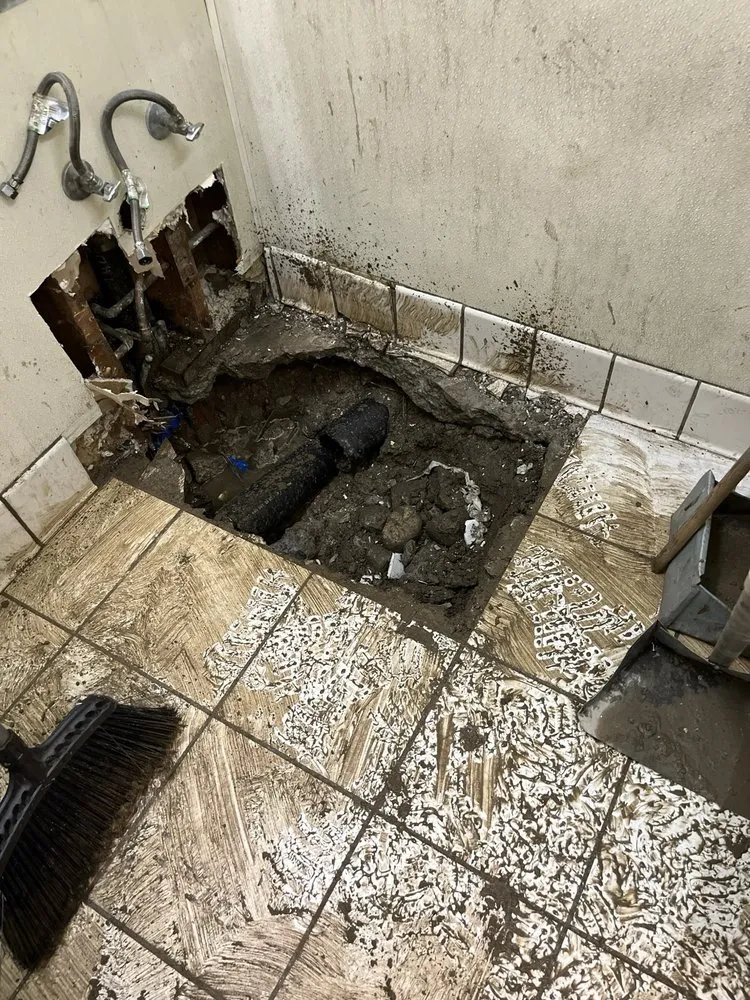 Slide of Supreme Rooter N Plumbing