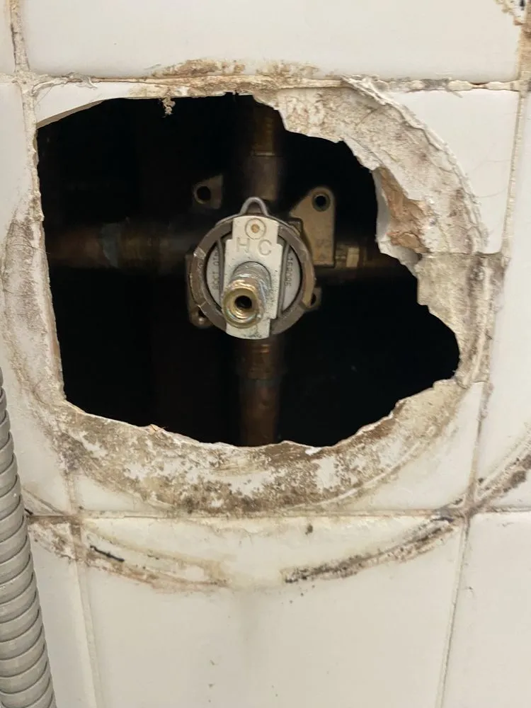 Slide of Supreme Rooter N Plumbing