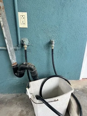 Surfline Plumbing Logo