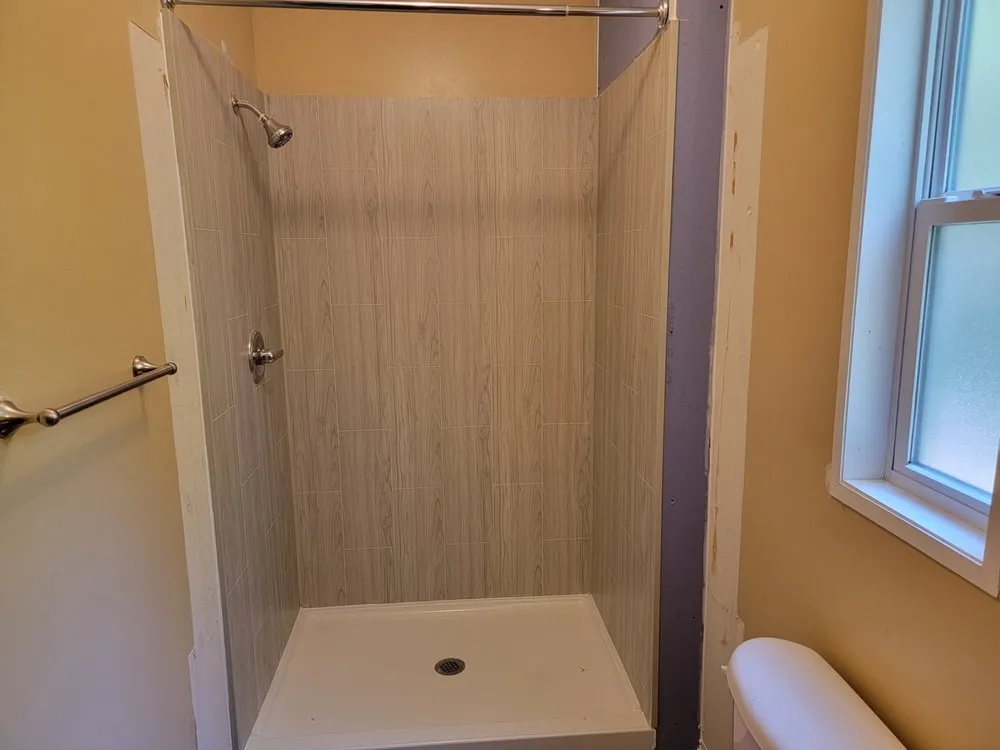 Slide of T & T Carpentry