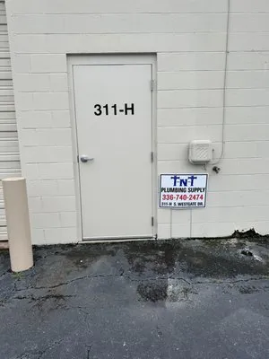 T N T Plumbing Supply Logo