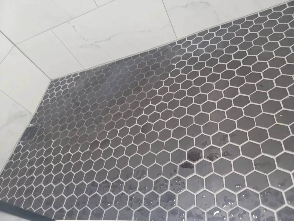 Slide of T-Rav's In & Out