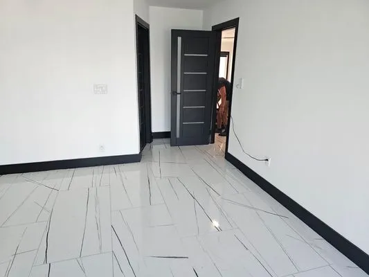 Tarajano'S Const & Remodel Obras Logo