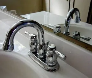 TB Yetter Plumbing Experts Logo