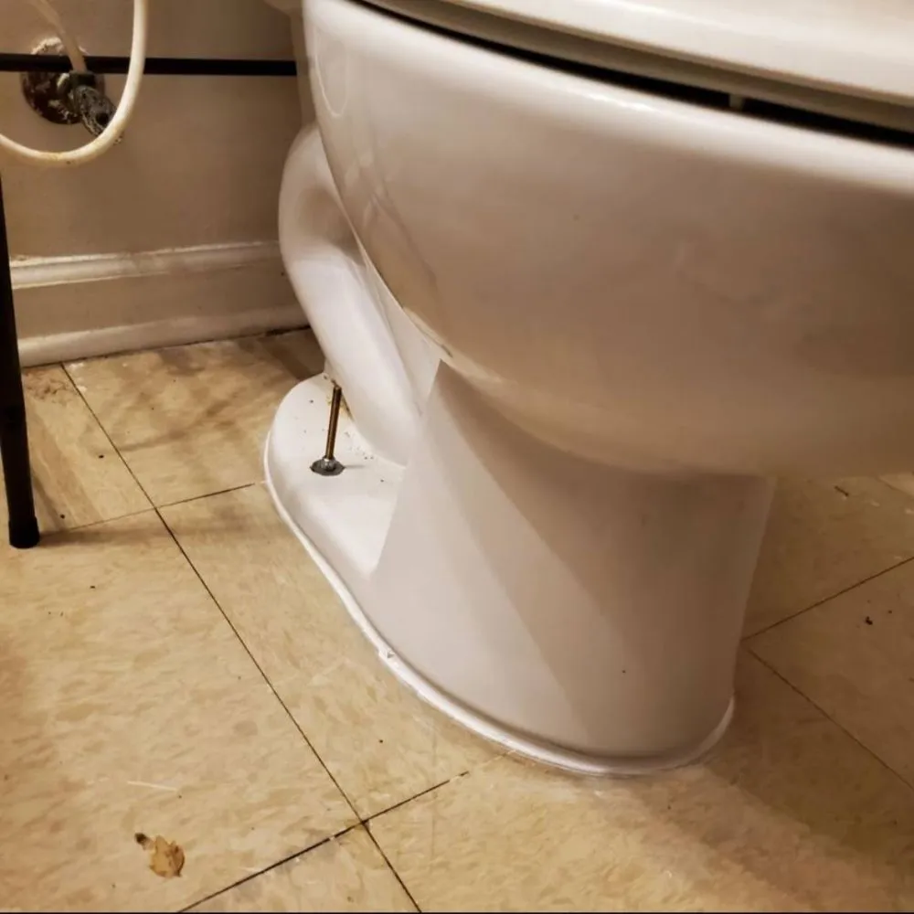 Slide of Tenishia's Cleaning And Plumbing