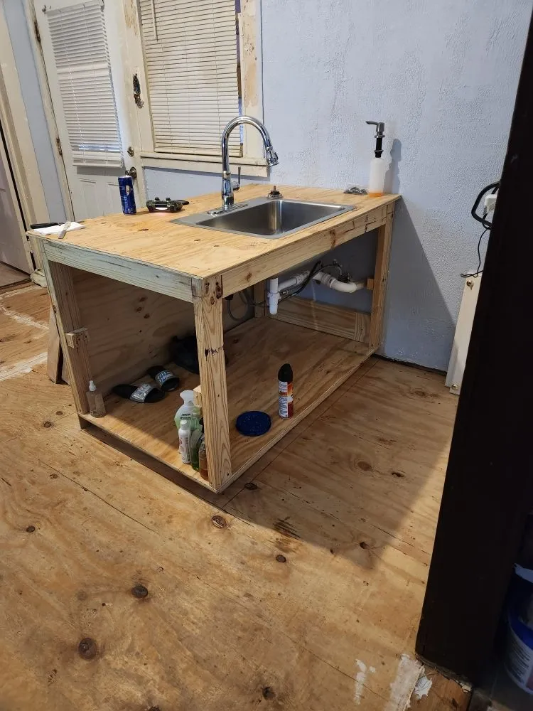 Slide of Tenishia's Cleaning And Plumbing