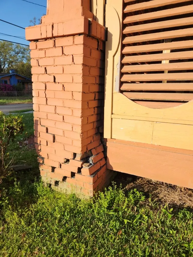 Slide of Tenishia's Cleaning And Plumbing