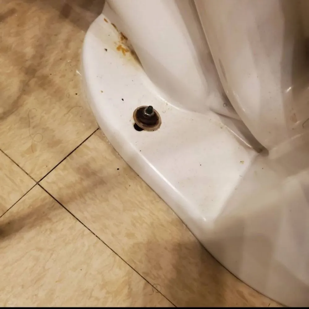 Slide of Tenishia's Cleaning And Plumbing