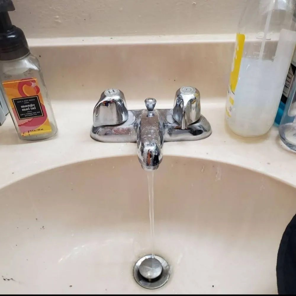 Slide of Tenishia's Cleaning And Plumbing