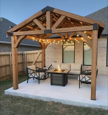 The Building Bee Logo