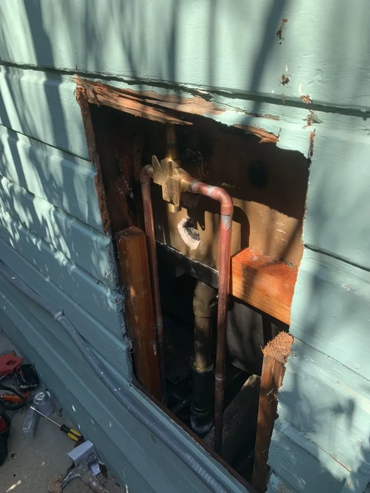 Emergency drain cleaning in Hermosa beach, CA by The Canadian Plumber & Handyman