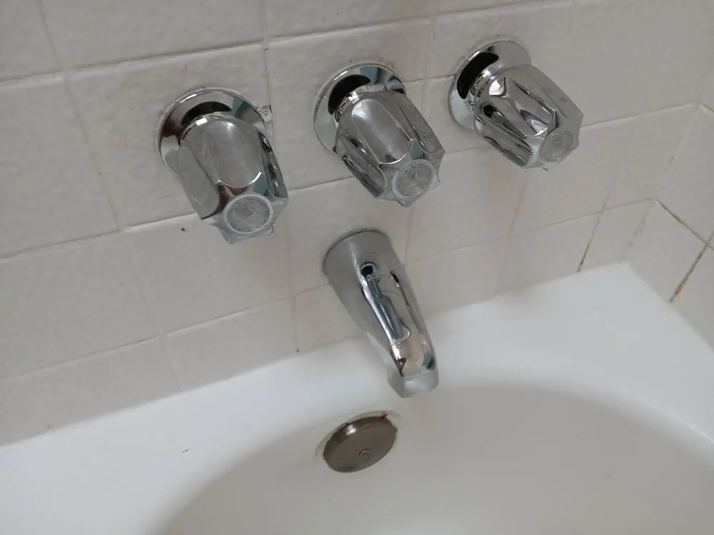 Slide of The Compass Handyman