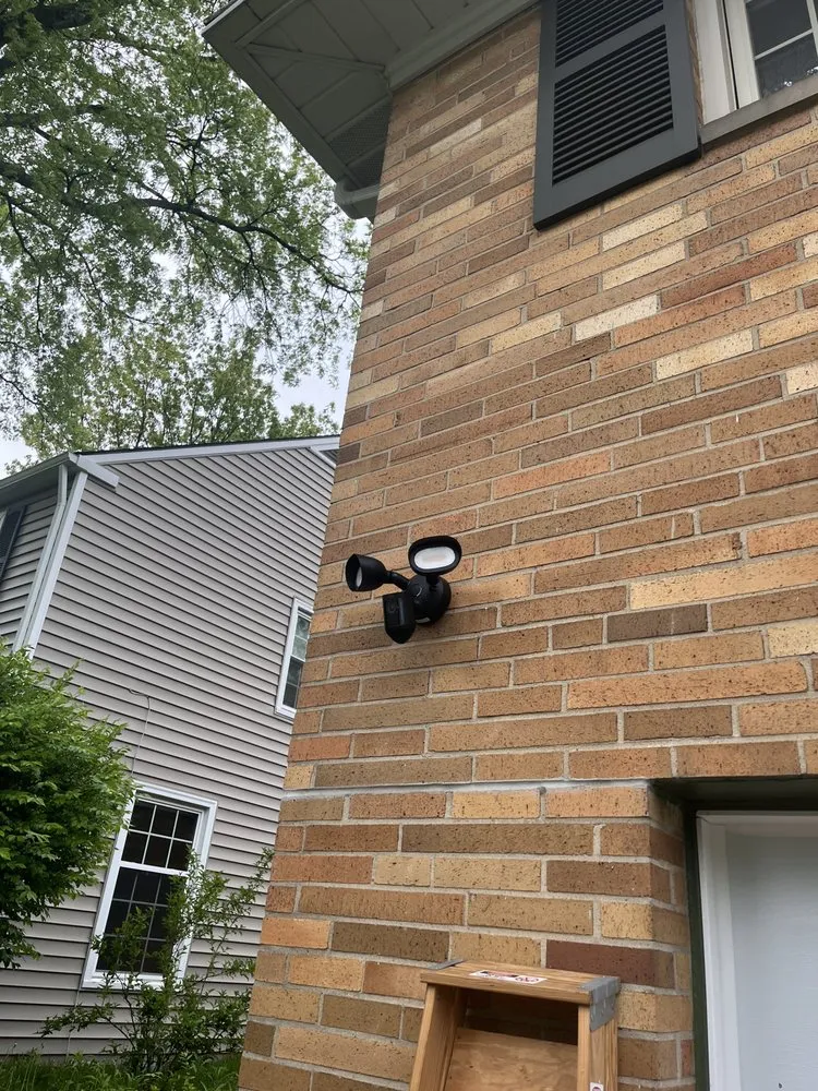 Slide of The Handy Dude