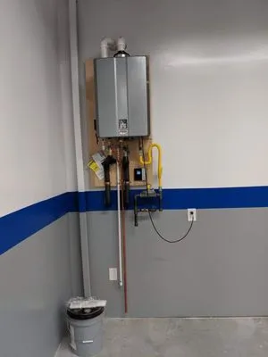 The Happy Plumber Logo