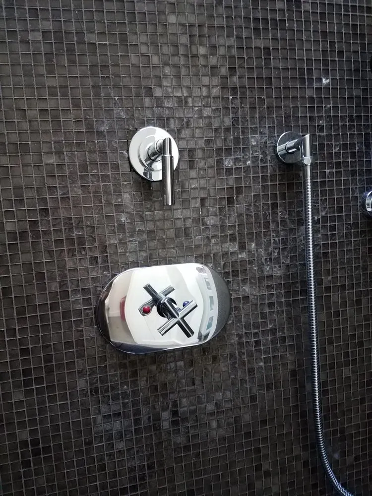 Slide of The Lunt Marymor Company