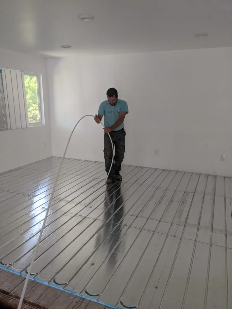 Slide of The Right Guys Plumbing