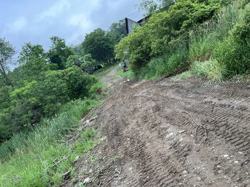 Slide of Thomas Construction