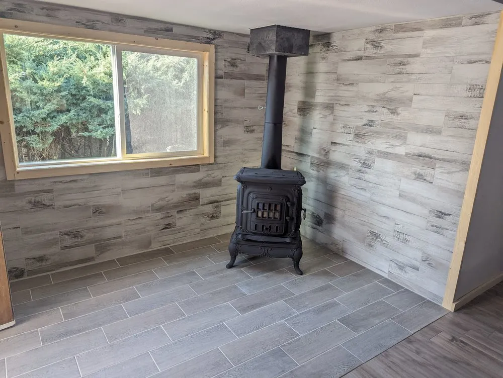 Slide of Three Knights Construction