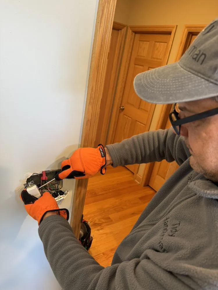 Slide of Tidy Handyman