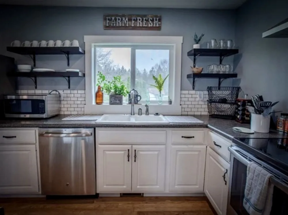 Slide of TL Henderson Plumbing