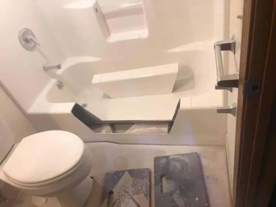 Slide of Tom Young Bathtub Repair & Refinishing